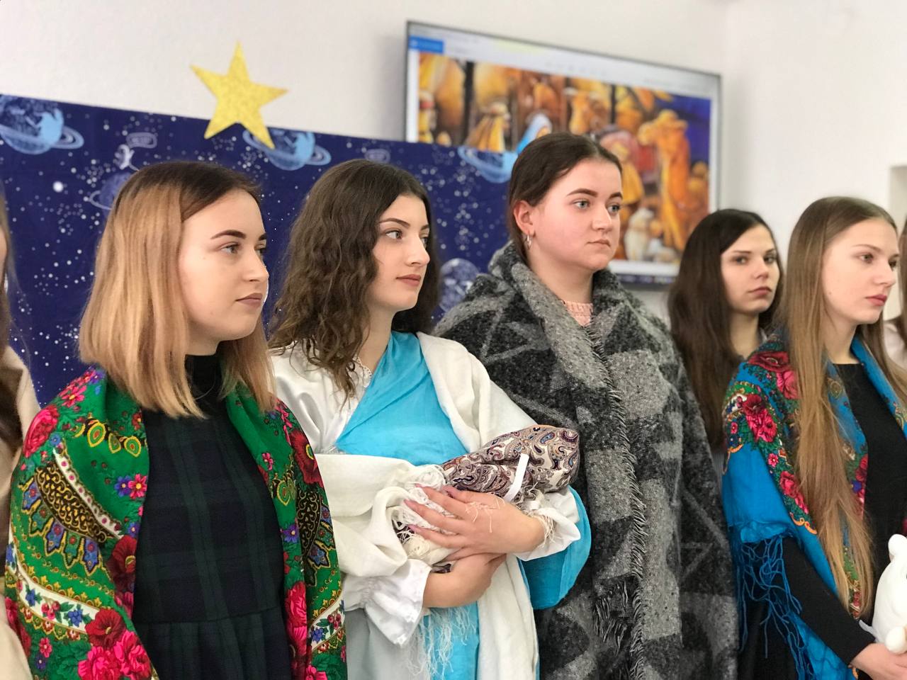 Студенти  підготували декорації та перевтілилися у біблійних персонажів